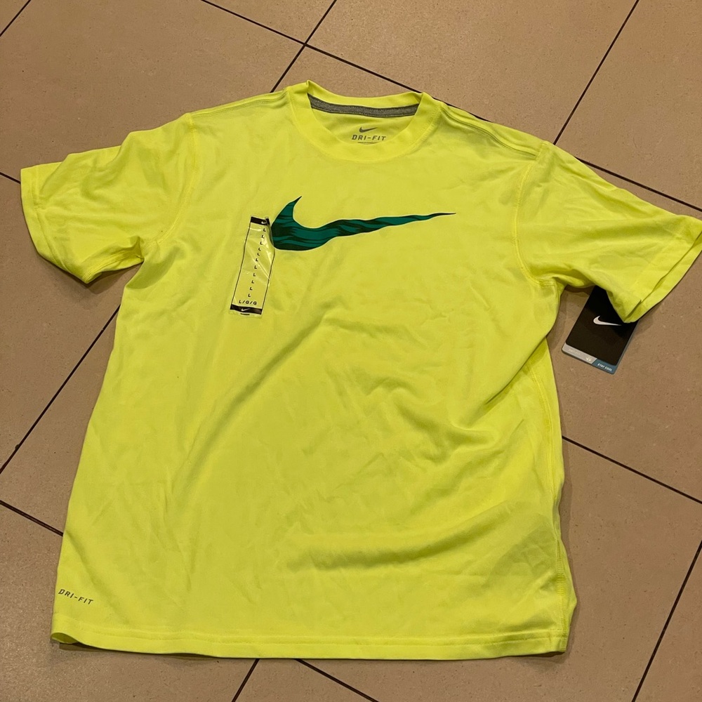 Nike boys large t shirt/ Drifit